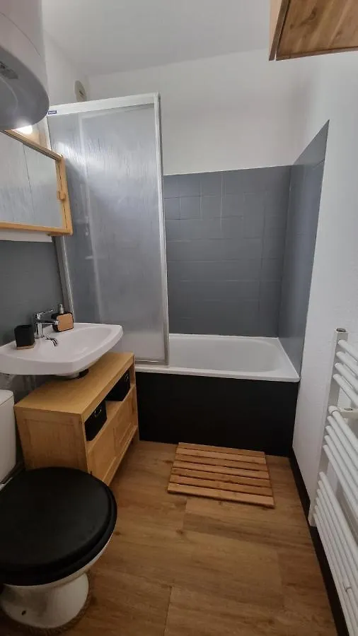 Super appartement rénové avec parking Habère-Poche