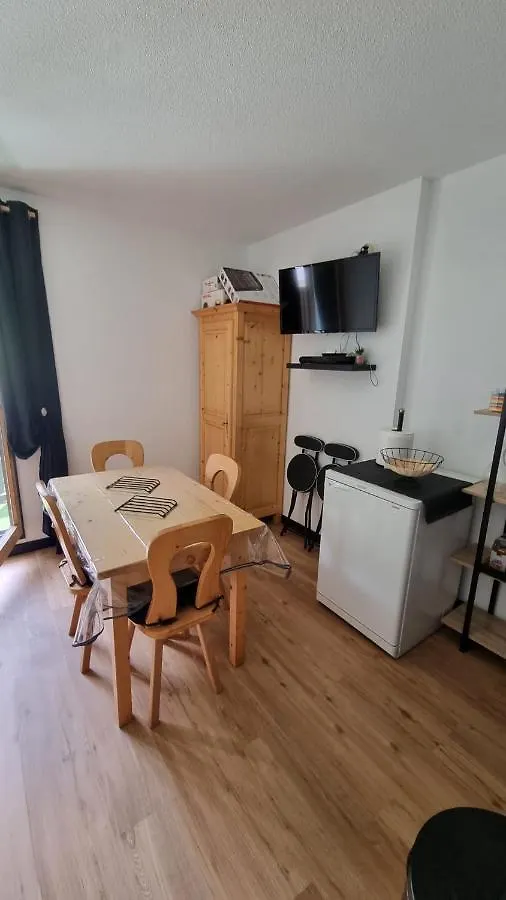 Super appartement rénové avec parking Habère-Poche